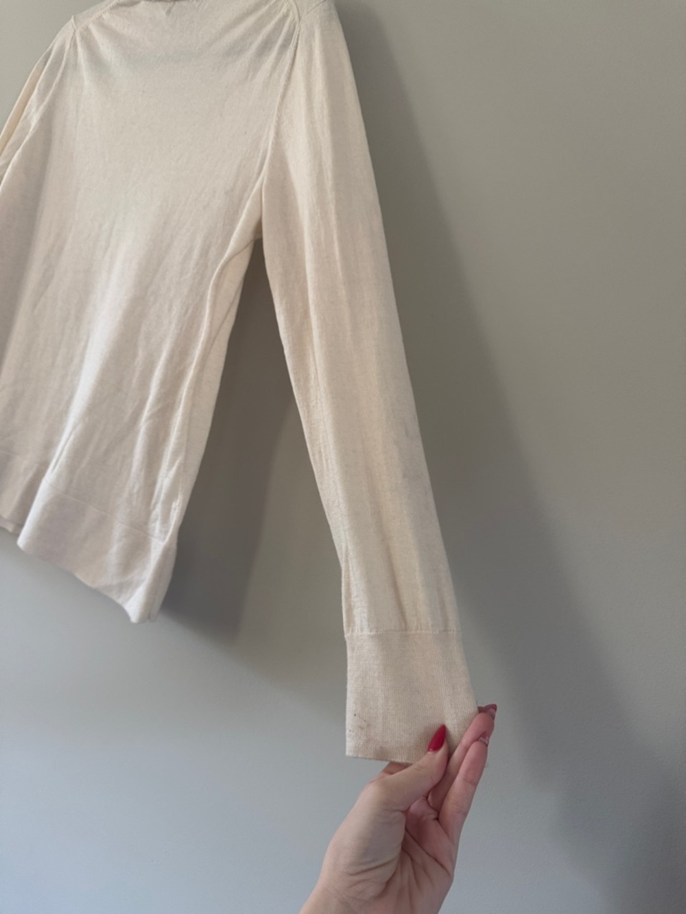 Banana Republic | 100% Merino Wool Cream Crewneck Sweater - Picture 8 of 8